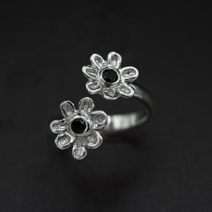 Black Spinel Flower Duet Ring